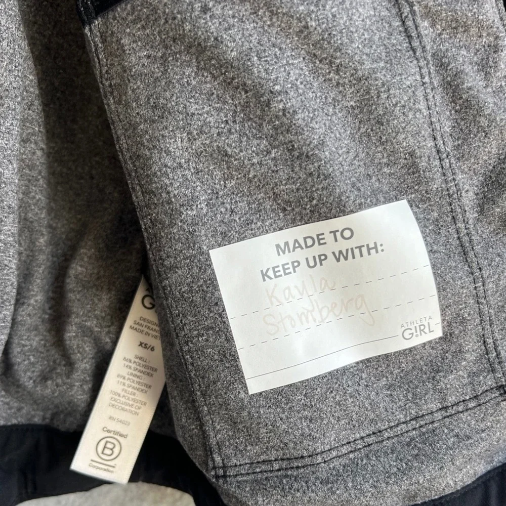 Athleta Girl Black Quilted Hooded Jacket XS 6 Full Zip Puffer Activewear